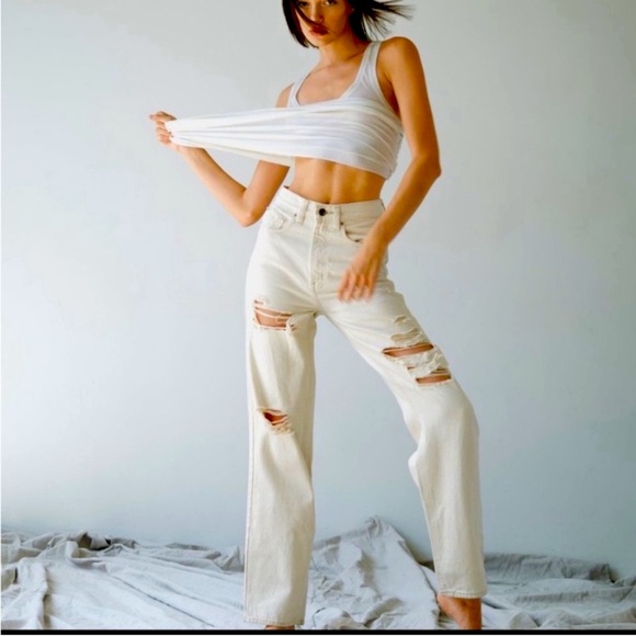 BDG Denim - BDG Vintage Feel High-Waisted Distressed Baggy Jean nwt